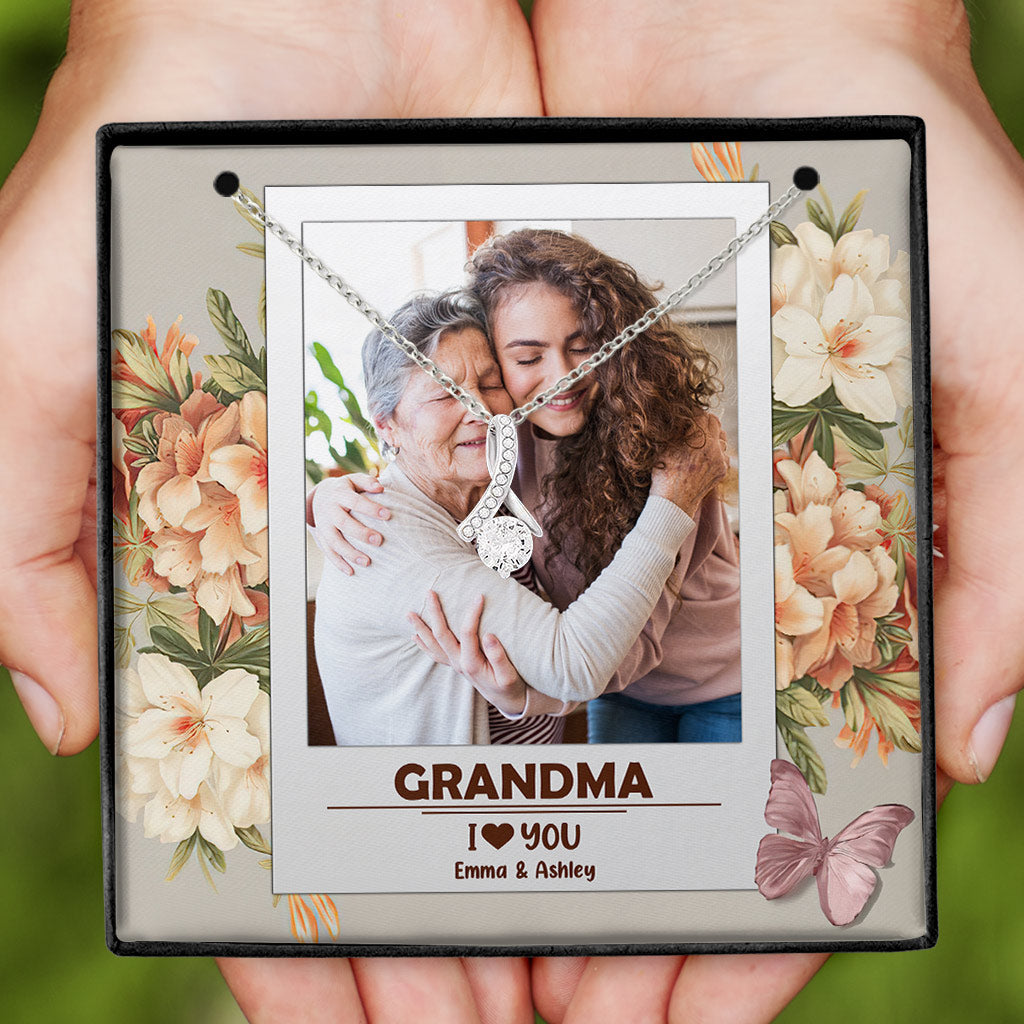 Grandma I Love You - Gift for grandma, mom, aunt, sister, wife, girlfriend - Personalized Necklace