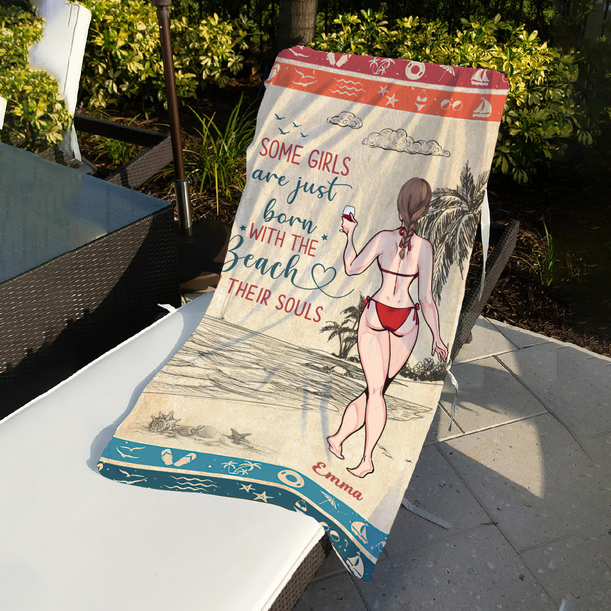 Certaines filles naissent avec la plage dans l'âme - Serviette de plage personnalisée pour amoureuses de la mer
