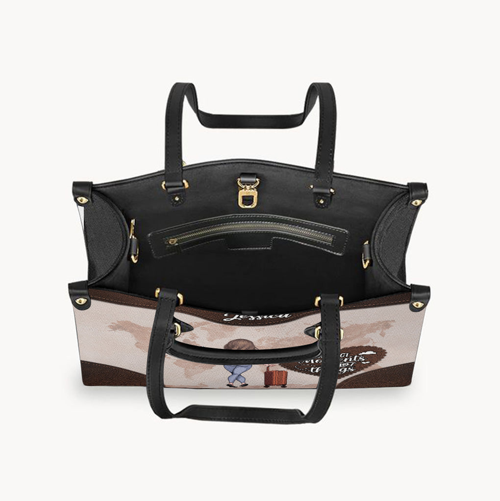 Collectionnez les moments, pas les objets - Housse de sac à main et de valise en cuir personnalisée pour vos voyages