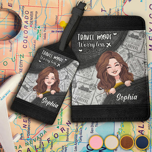 Voyagez plus, voyagez moins – Étiquette de bagage et porte-passeport personnalisés en cuir