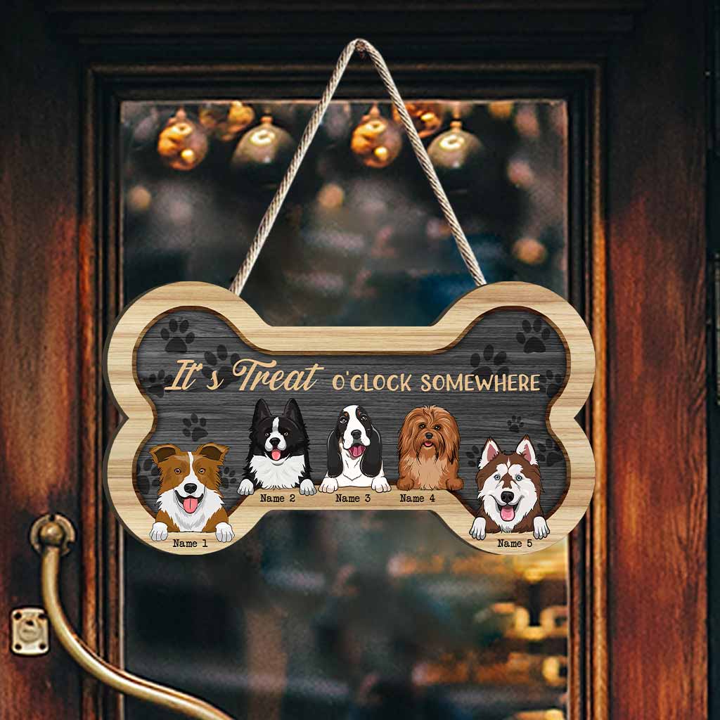 C'est l'heure des friandises quelque part ! – Panneau en bois personnalisé pour chien