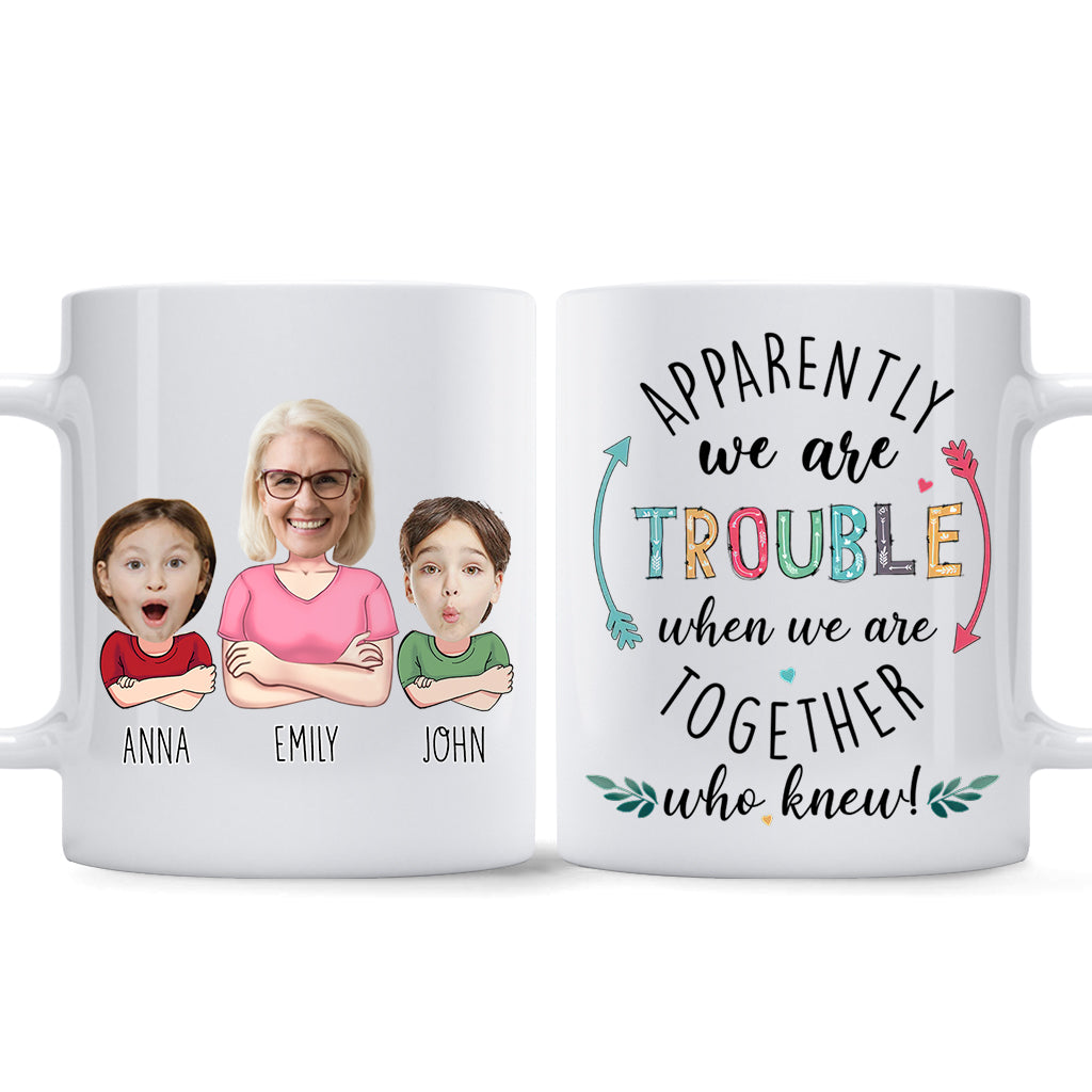 Apparemment, on est des chenapans quand on est ensemble - Mug personnalisé pour grand-mère