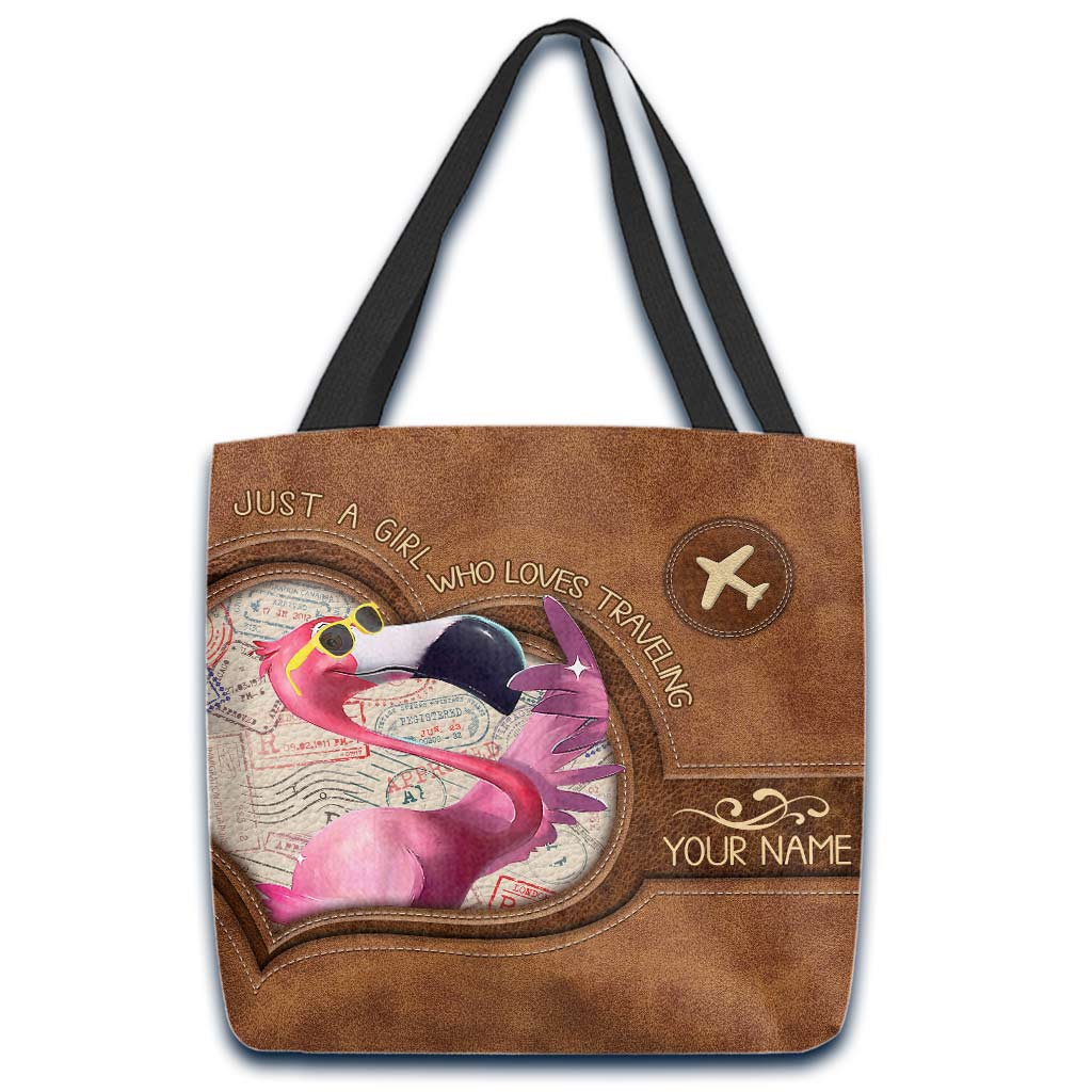 Sac fourre-tout de voyage personnalisé avec tampon de passeport vintage « Juste une fille qui aime voyager ».