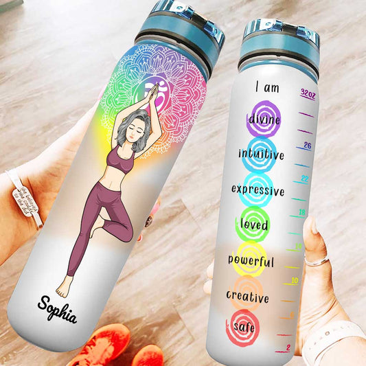 Je suis divine, intuitive, expressive, aimée - Gourde de yoga personnalisée avec suivi de l'hydratation