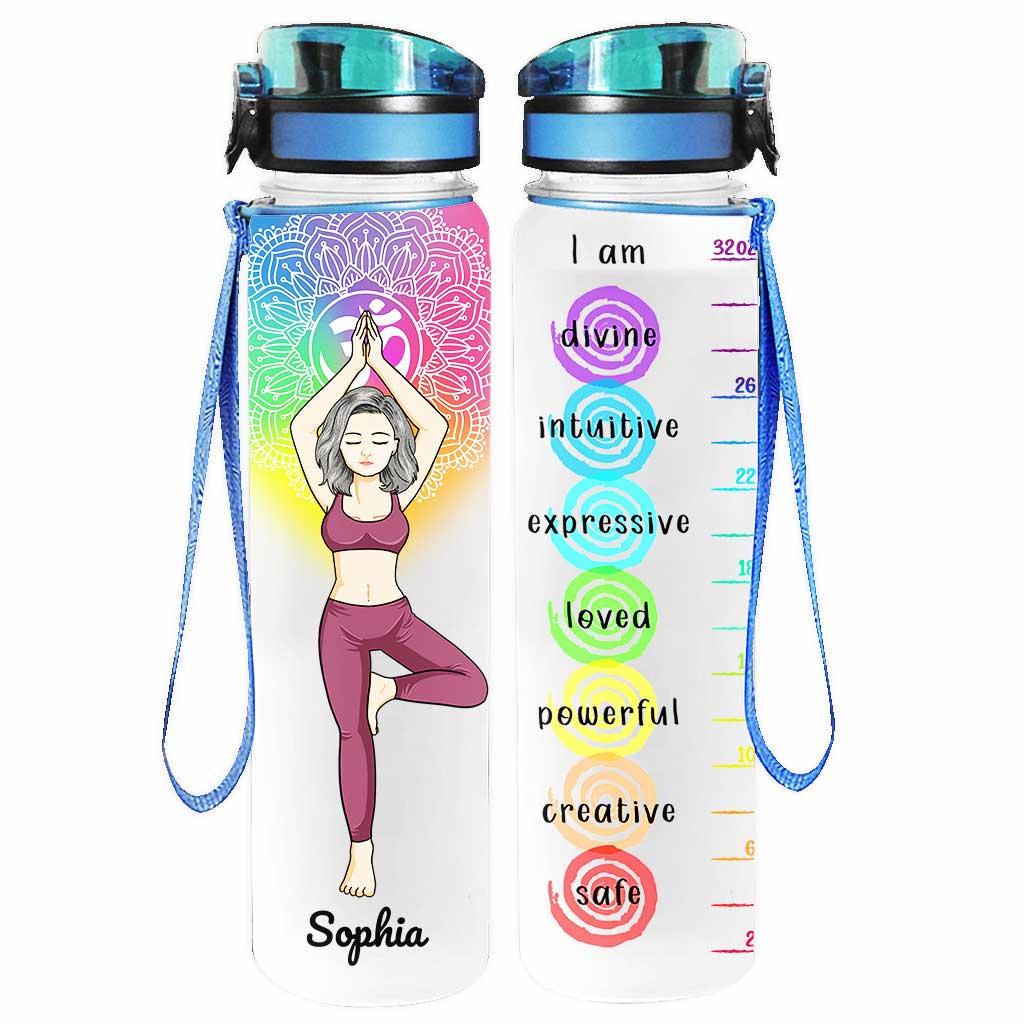 Je suis divine, intuitive, expressive, aimée - Gourde de yoga personnalisée avec suivi de l'hydratation