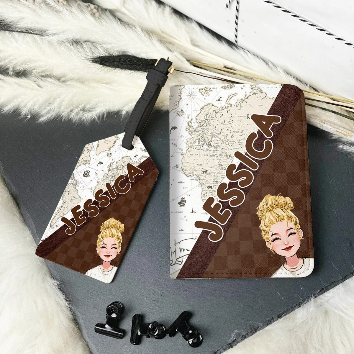 L'aventure vous attend - Étiquette à bagages et porte-passeport en cuir personnalisé pour vos voyages