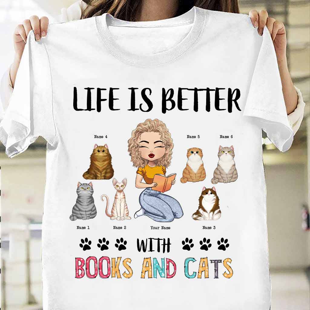 La vie est plus belle avec des livres et des chats - T-shirt et sweat à capuche personnalisés.