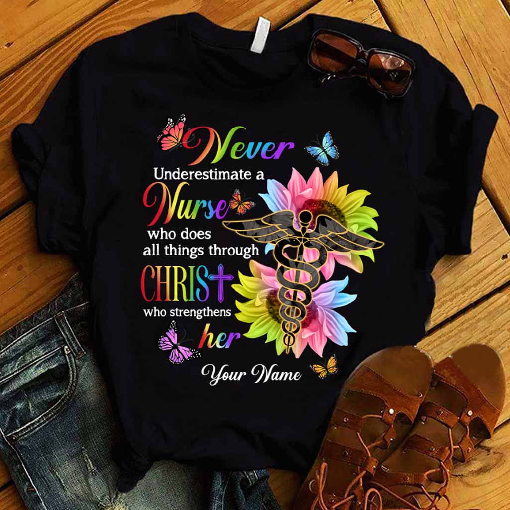 Ne sous-estimez jamais - T-shirt et sweat à capuche personnalisés pour infirmières