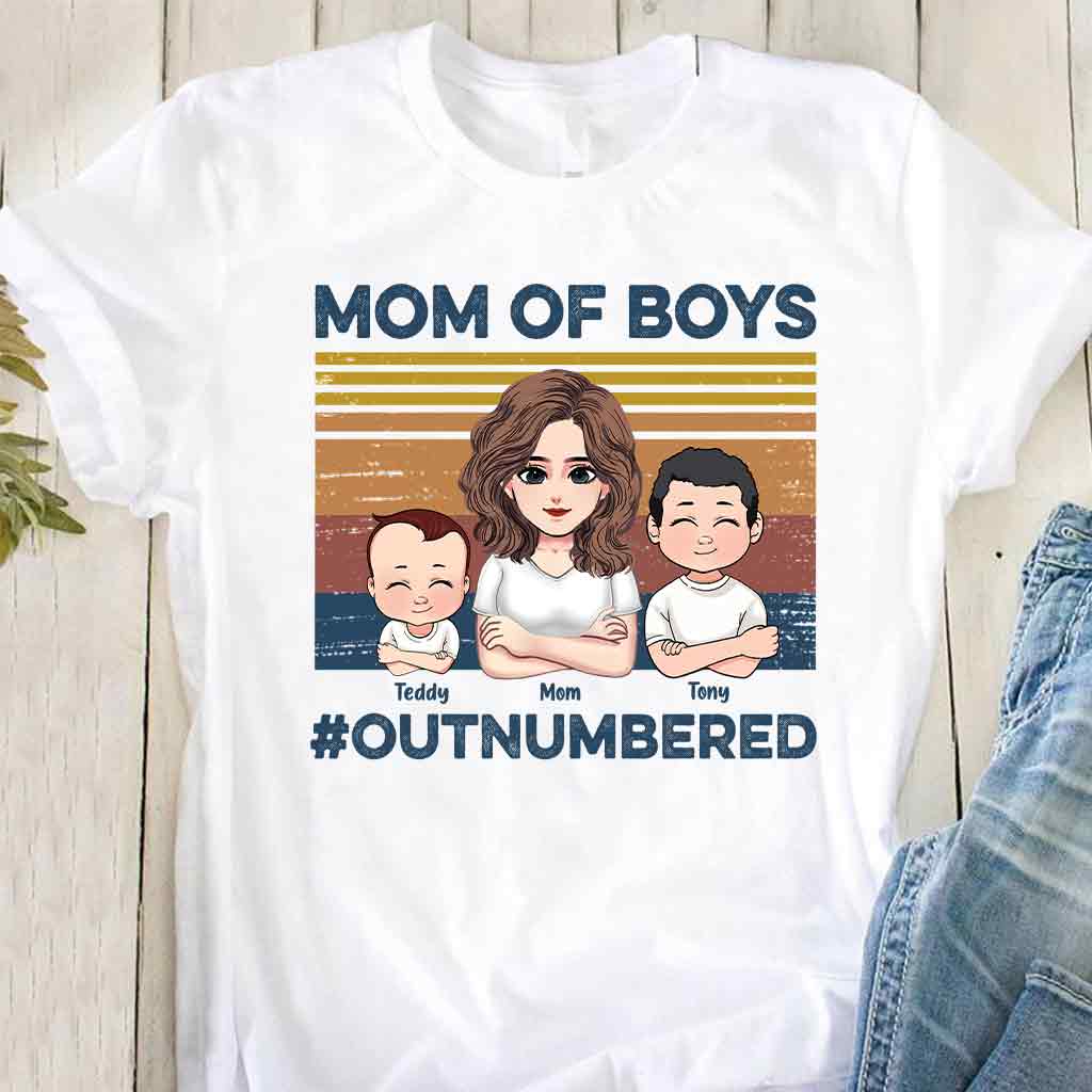 Maman de garçons en infériorité numérique - T-shirt et sweat à capuche personnalisés pour la fête des mères