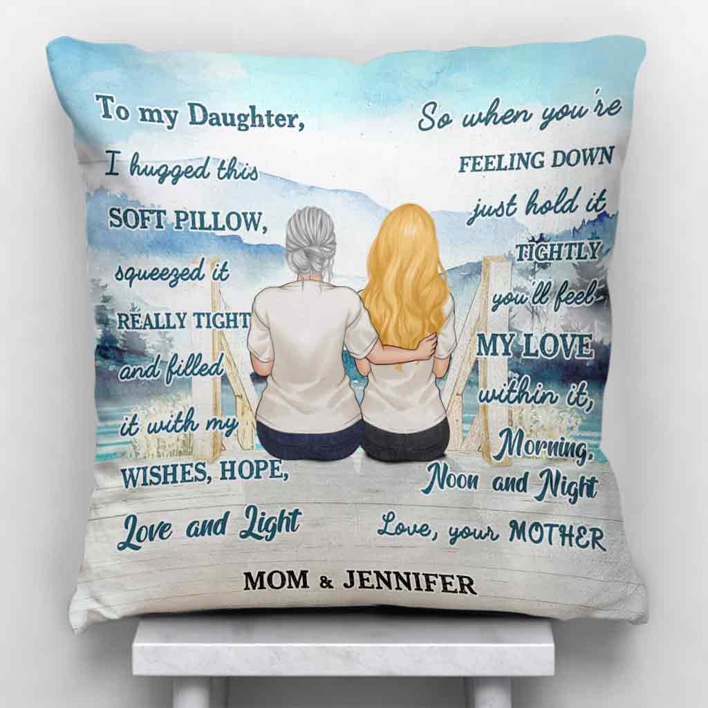 Coussin doux représentant une mère et sa fille enlacées - Coussin décoratif personnalisé pour la fête des mères
