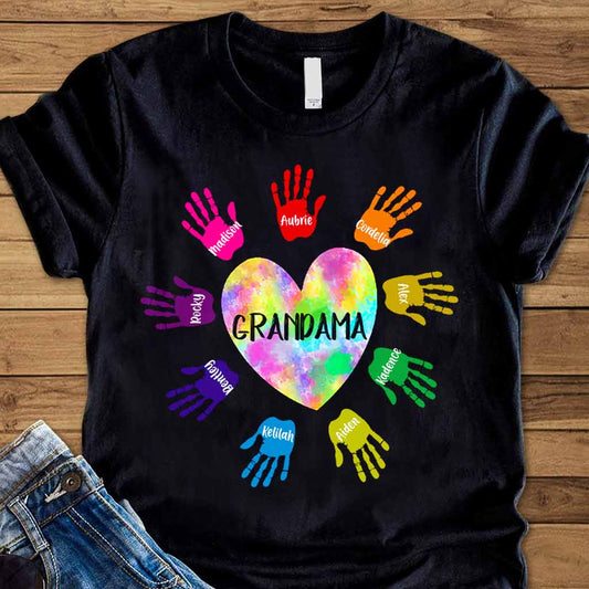 T-shirt et sweat à capuche personnalisés « Grand-mère et petits-enfants » avec cœur et mains colorées 092021