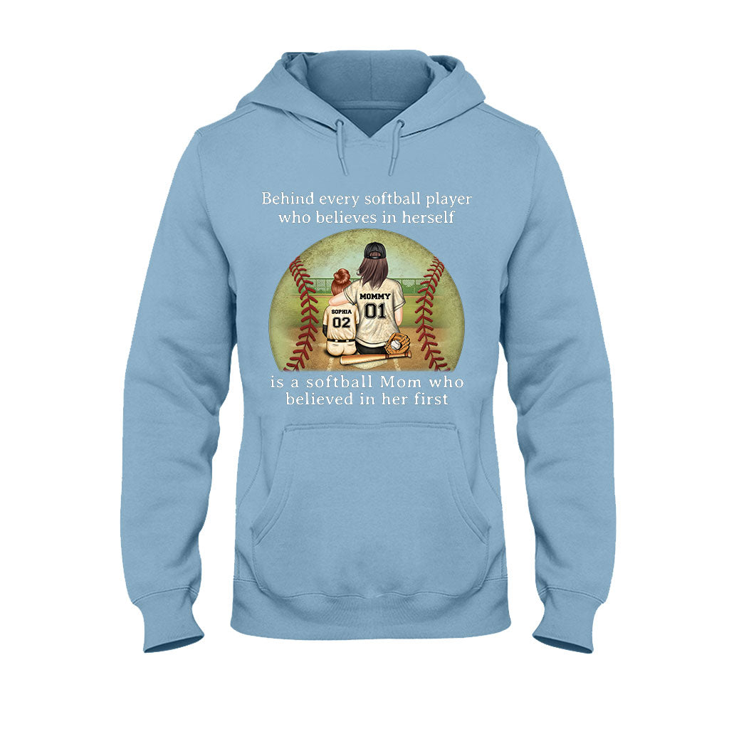 Maman de softball croit en elle - T-shirt et sweat à capuche de softball personnalisés