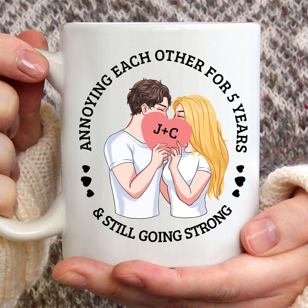 S'agacer mutuellement depuis des années et toujours aussi amoureux - Mug personnalisé pour couples