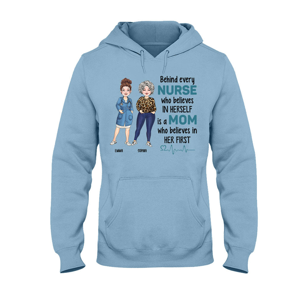 Derrière chaque infirmière qui croit en elle - T-shirt et sweat à capuche personnalisés pour infirmières