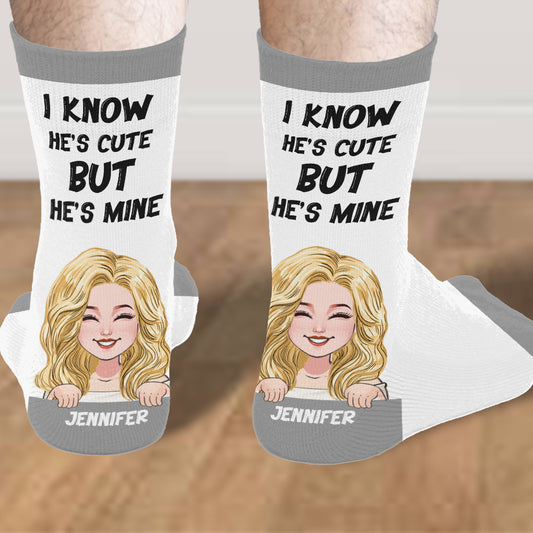 Je sais qu'il est mignon, mais il est à moi - Chaussettes personnalisées pour couples