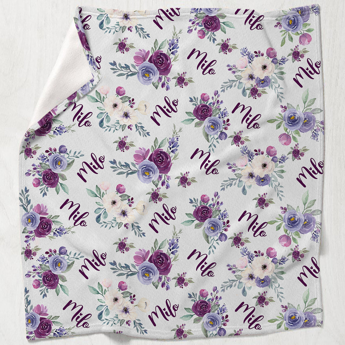 Couverture personnalisée pour chat avec nom de chat et fleurs violettes