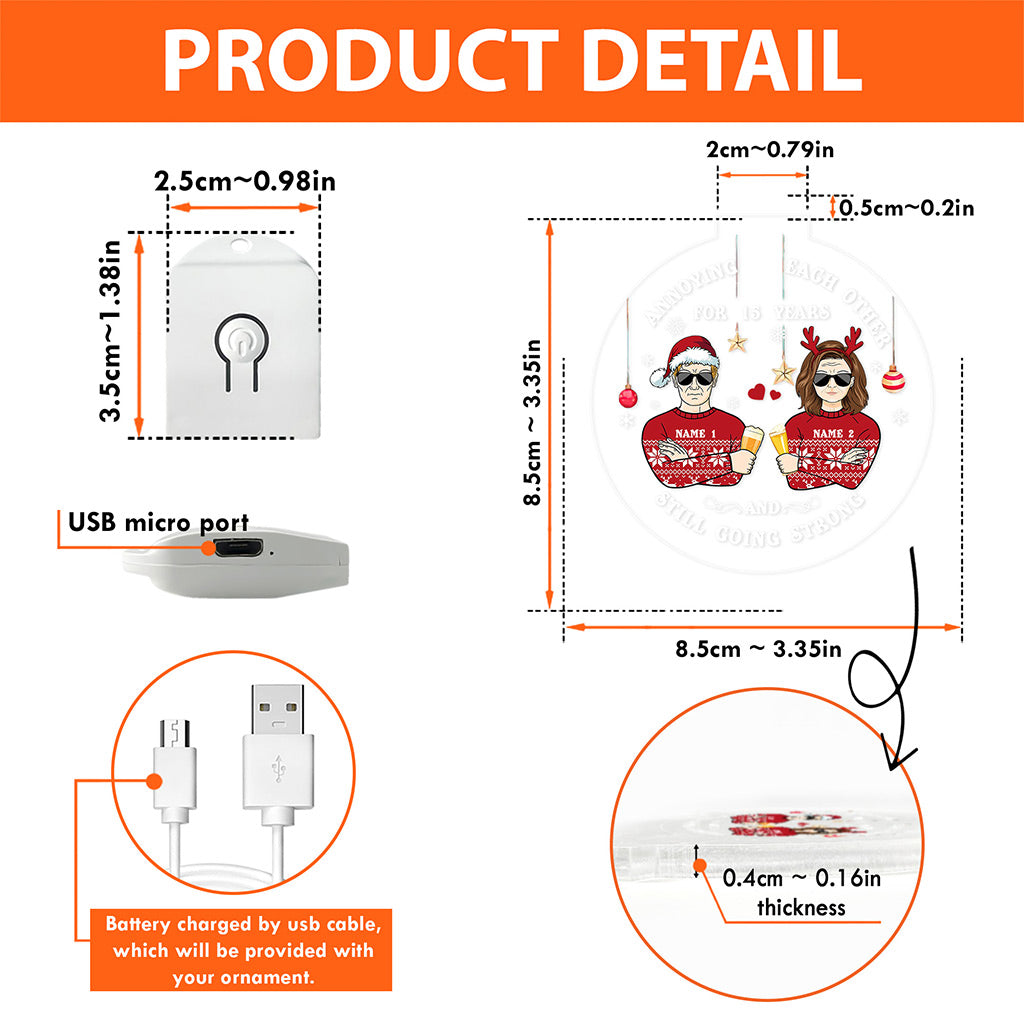 S'agacer mutuellement - Ornement de Noël rond en acrylique LED personnalisé pour couple