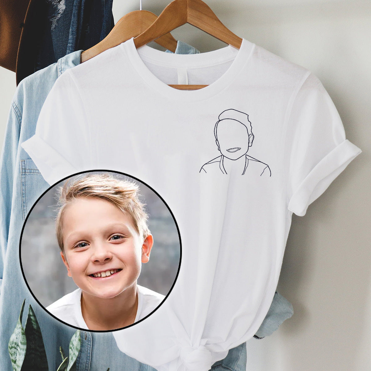 T-shirt brodé personnalisé pour enfant avec motif au trait