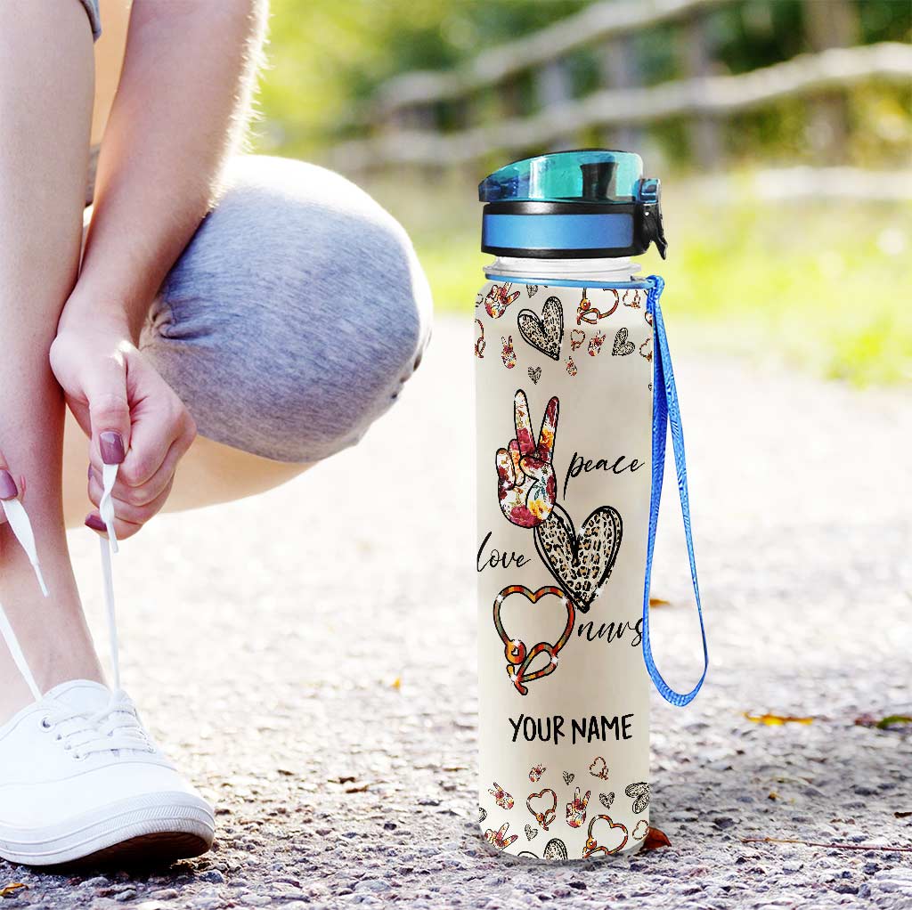 Infirmière Peace Love - Gourde personnalisée avec suivi d'hydratation