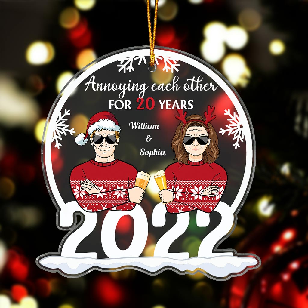 S'agacer mutuellement - Ornement de Noël transparent personnalisé pour couple