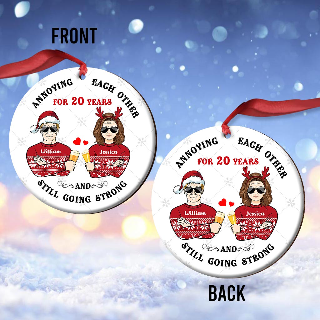 S'agacer mutuellement - Ornement de Noël personnalisé pour couple (Imprimé des deux côtés)