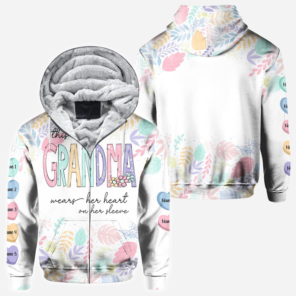 Cette grand-mère a le cœur sur la main - T-shirt et sweat à capuche personnalisés « Grand-mère »