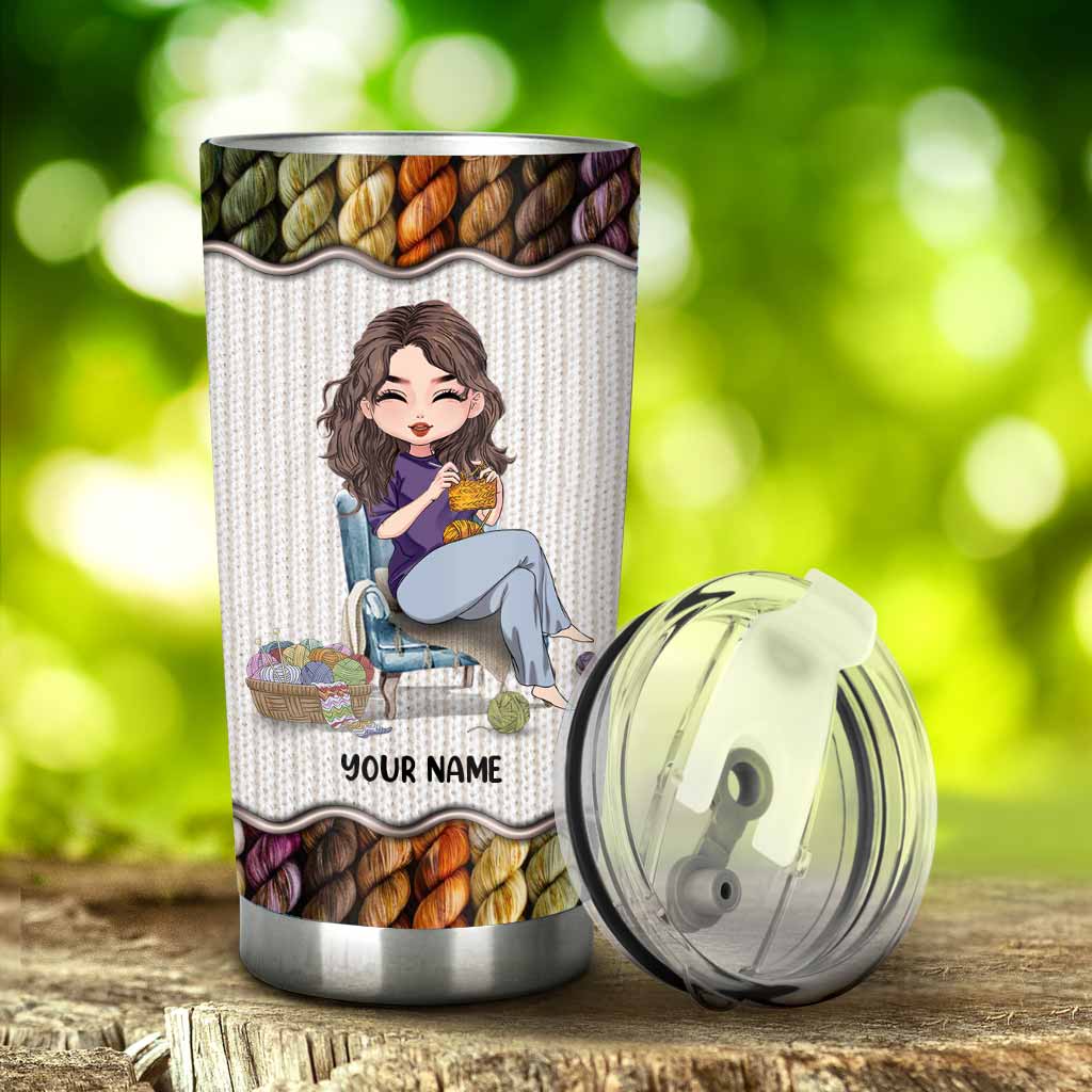 Une fille qui adore le crochet - Gobelet personnalisé au crochet