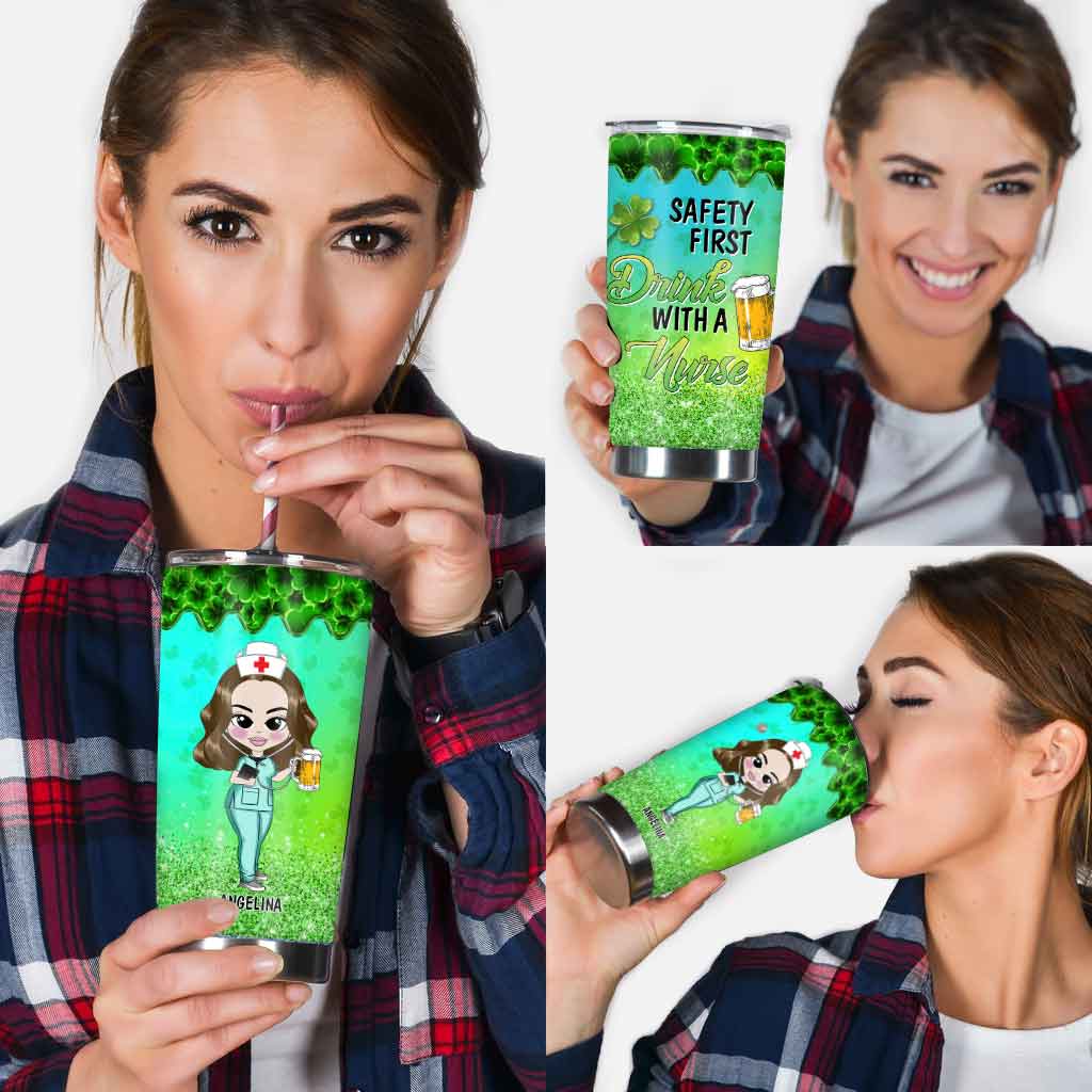 La sécurité avant tout ! Buvez avec une infirmière - Gobelet personnalisé pour la Saint-Patrick