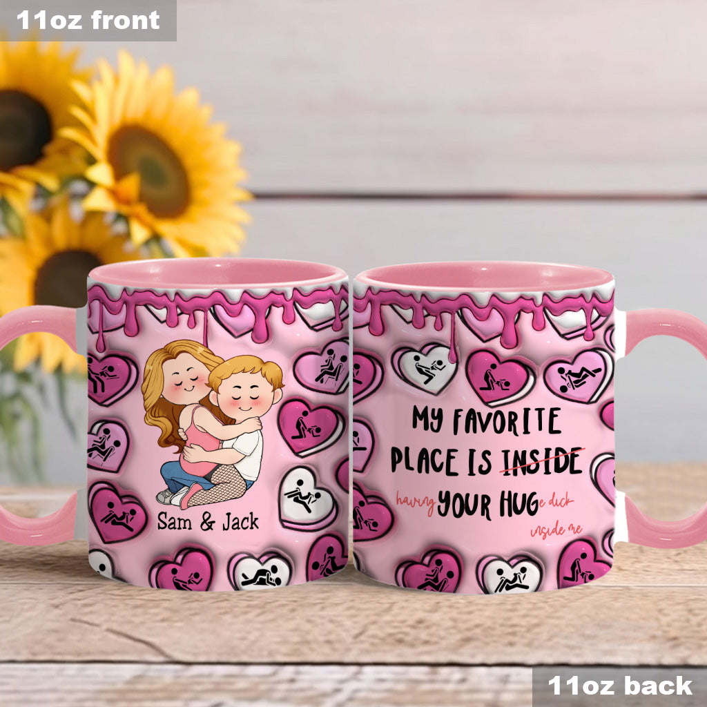 Mon endroit préféré, c'est dans tes câlins - Mug personnalisé en forme de cœur pour couple