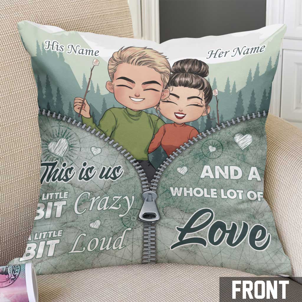 Coussin décoratif de camping personnalisé « This Is Us » (couple de camping).