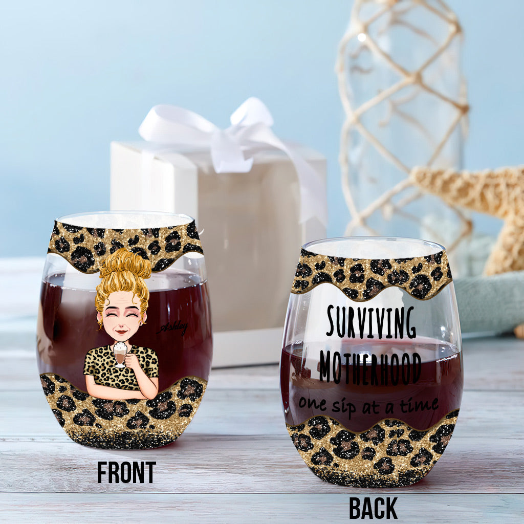 Survivre à la maternité - Verre à vin personnalisé pour la fête des mères