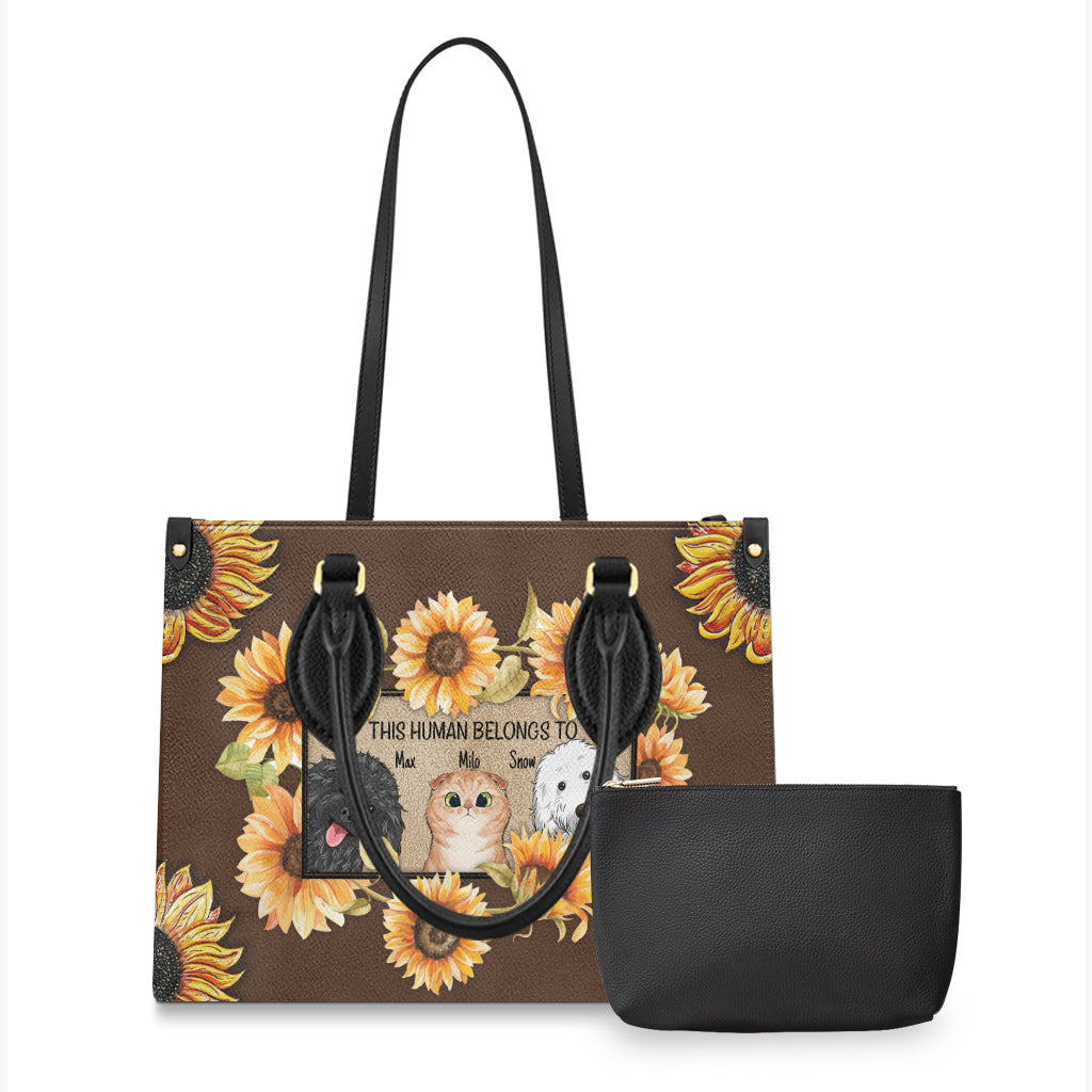 Ce humain appartient à - Sac à main en cuir personnalisé pour chien