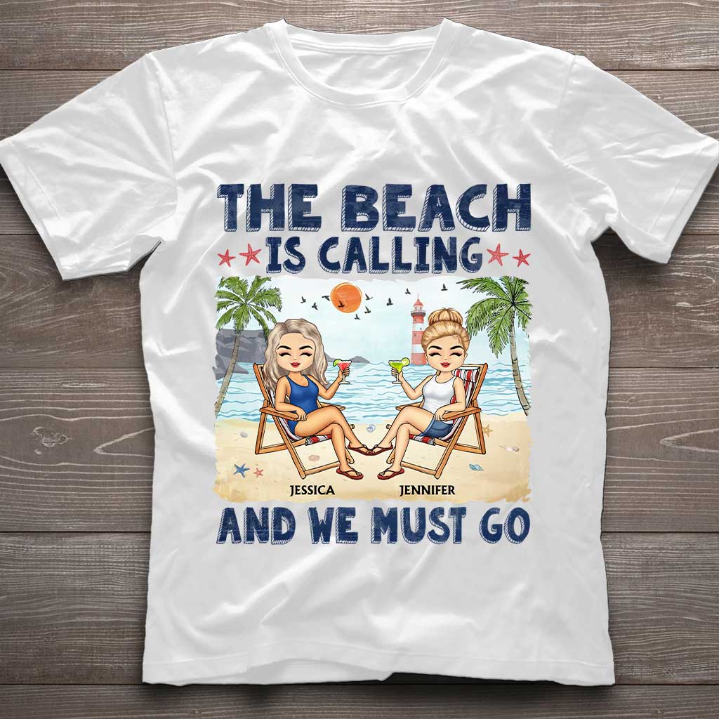 La plage nous appelle et on doit y aller, meilleures amies ! - T-shirt et sweat à capuche personnalisés pour meilleures amies