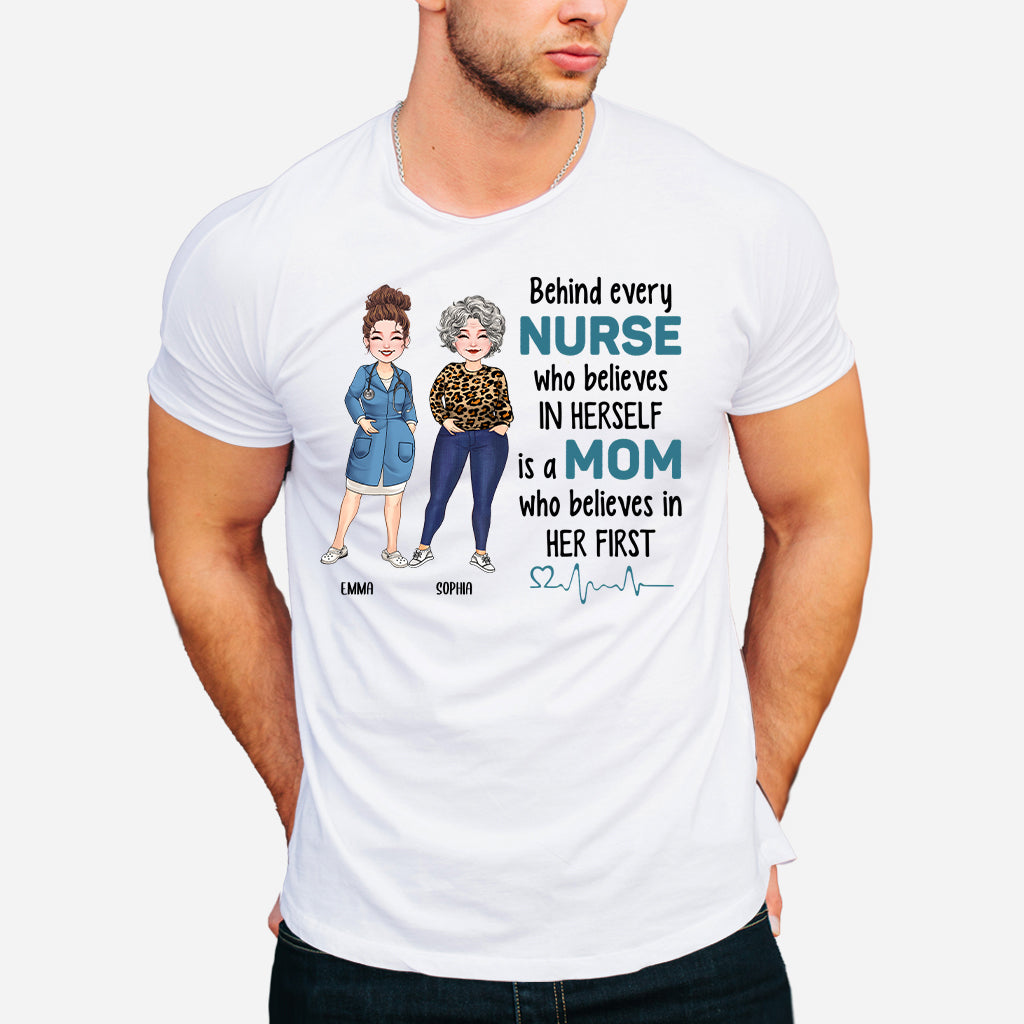 Derrière chaque infirmière qui croit en elle - T-shirt et sweat à capuche personnalisés pour infirmières