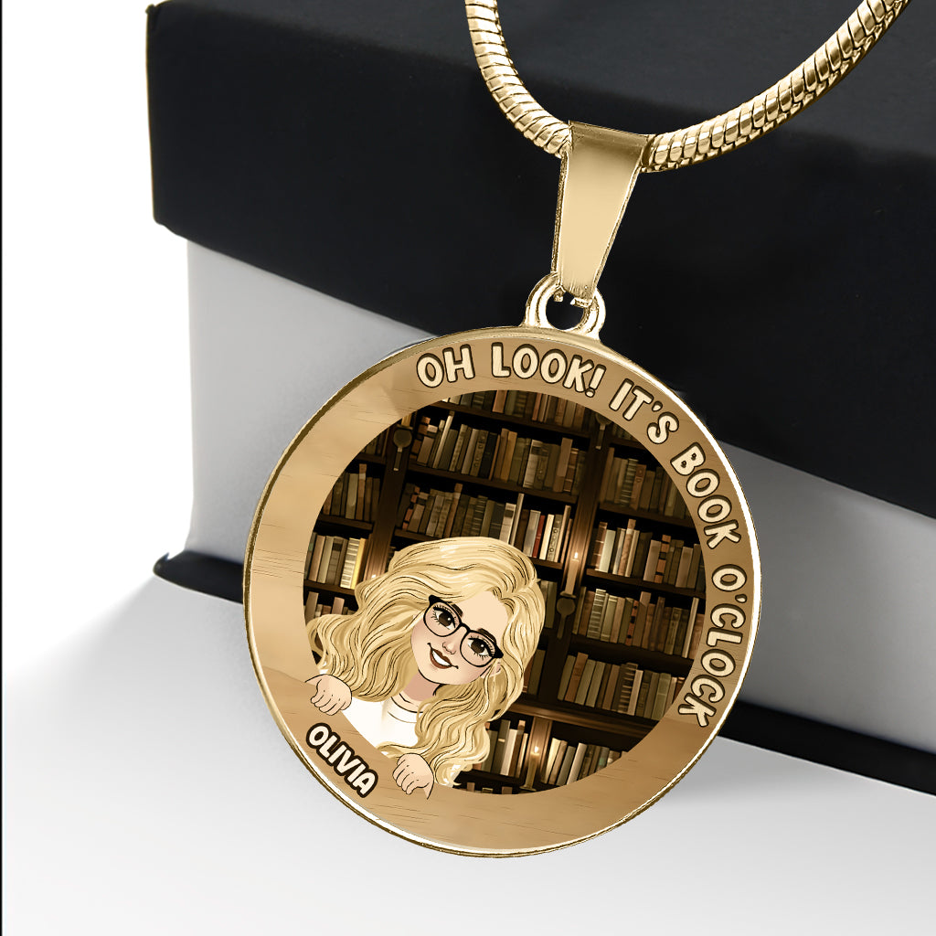 C'est l'heure du livre ! - Collier pendentif rond personnalisé en forme de livre