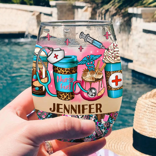 La vie d'infirmière - Cadeau pour une infirmière : maman, elle, épouse, petite amie - Verre à vin entièrement personnalisé