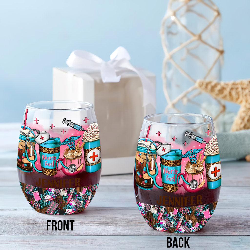 La vie d'infirmière - Cadeau pour une infirmière : maman, elle, épouse, petite amie - Verre à vin entièrement personnalisé