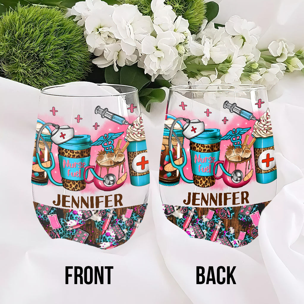 La vie d'infirmière - Cadeau pour une infirmière : maman, elle, épouse, petite amie - Verre à vin entièrement personnalisé