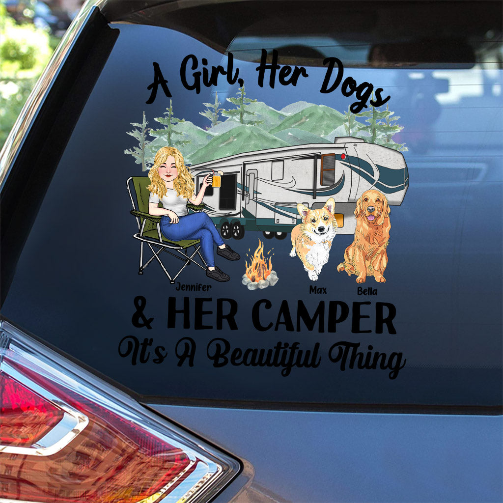 Une fille, son chien et sa caravane - Autocollant de camping personnalisé