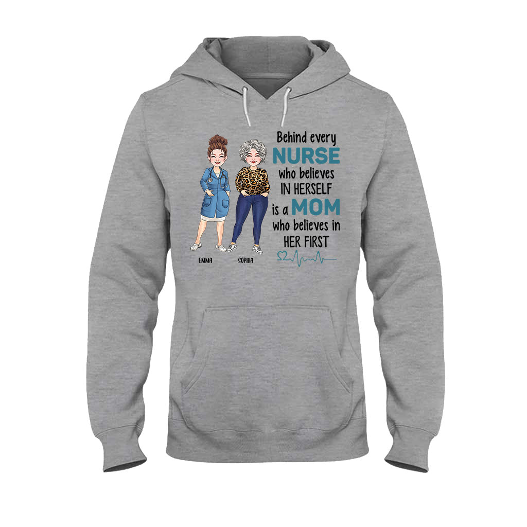 Derrière chaque infirmière qui croit en elle - T-shirt et sweat à capuche personnalisés pour infirmières