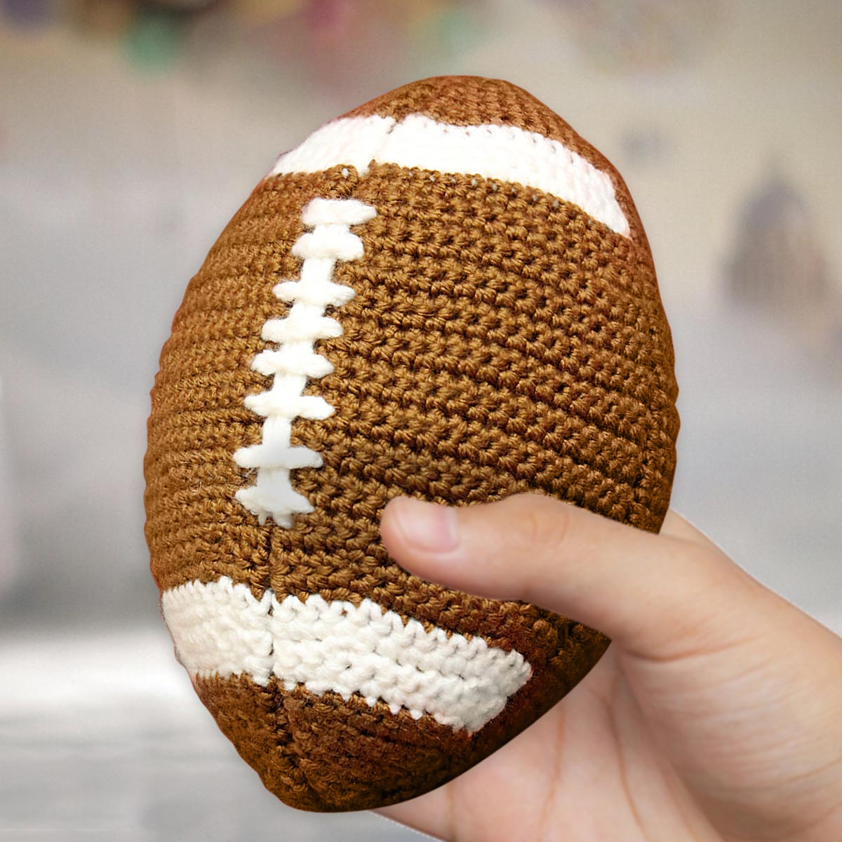 Ballon de football américain tricoté - Poupée de football tricotée à la main