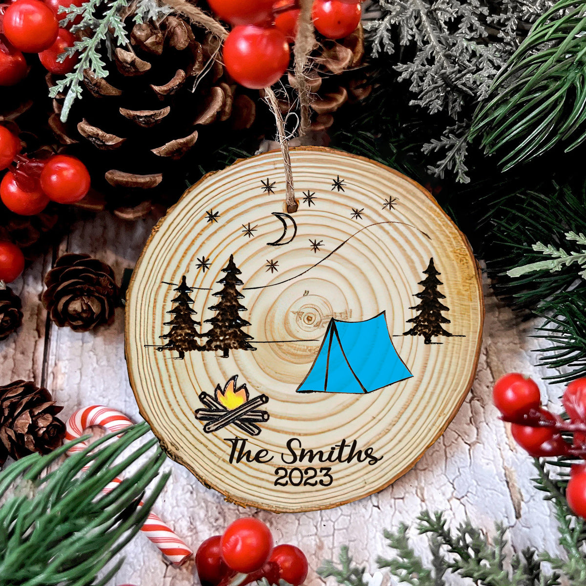 Des souvenirs à chaque camping - Ornement en bois personnalisé en forme de tranche de camping
