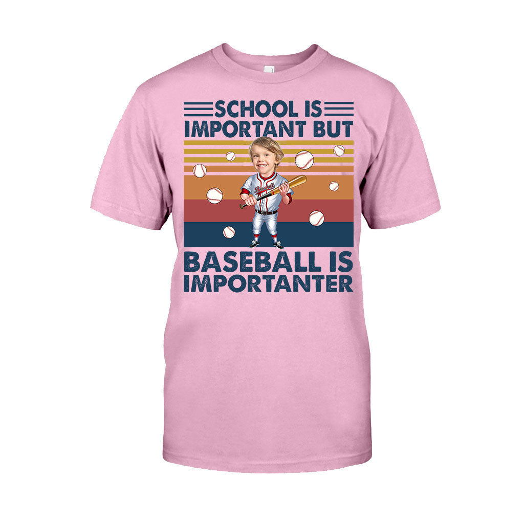 L'école est importante, mais… - T-shirt et sweat à capuche de baseball personnalisés