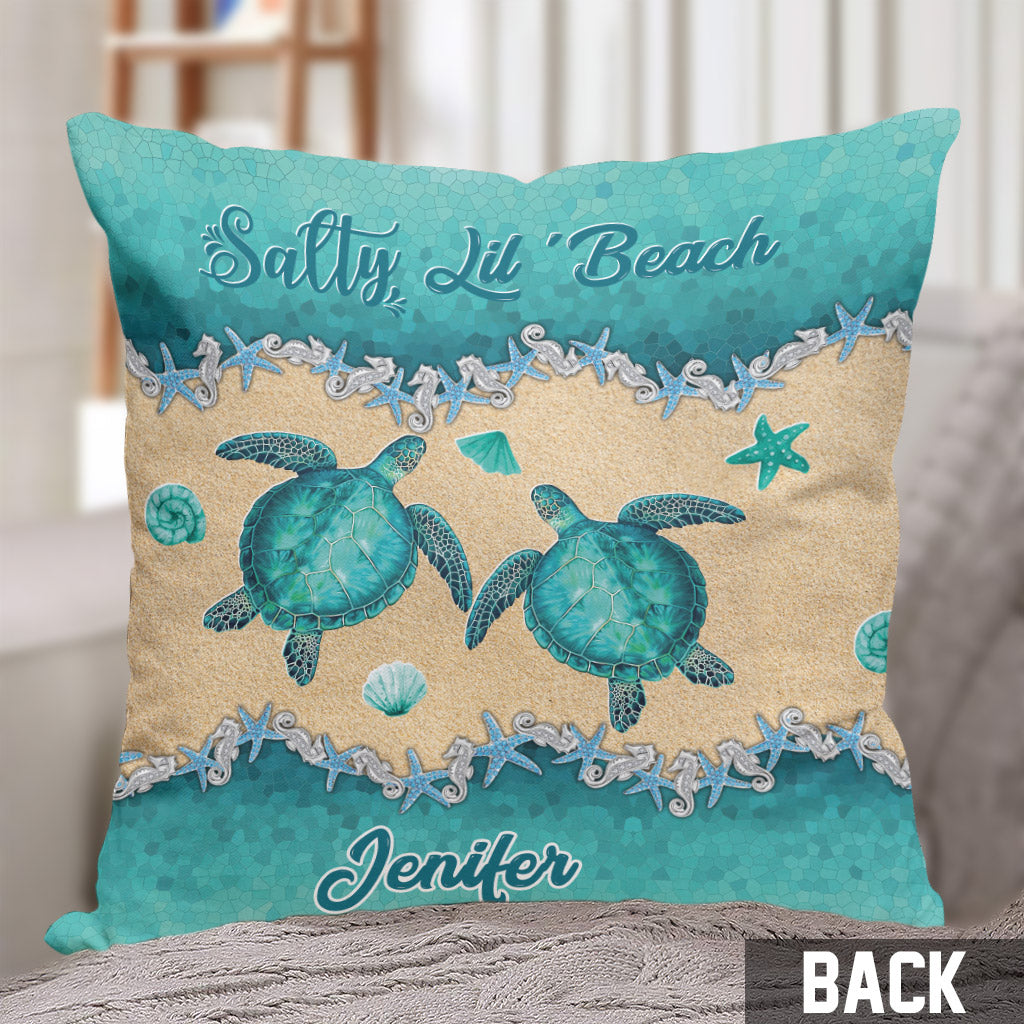 Petit coin de paradis - Coussin décoratif personnalisé en forme de tortue Salty Lil' Beach
