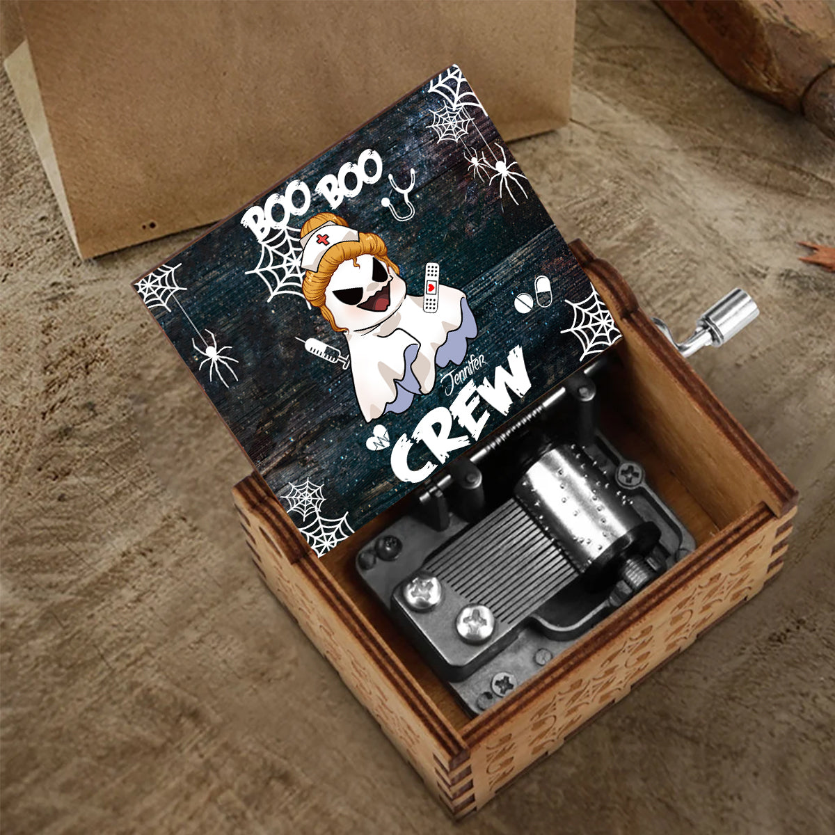 Boîte à musique à manivelle personnalisée Boo Boo Crew - Infirmière