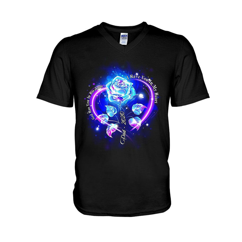 Dieu te tient dans ses bras, je te porte dans mon cœur - T-shirt et sweat à capuche personnalisés en hommage