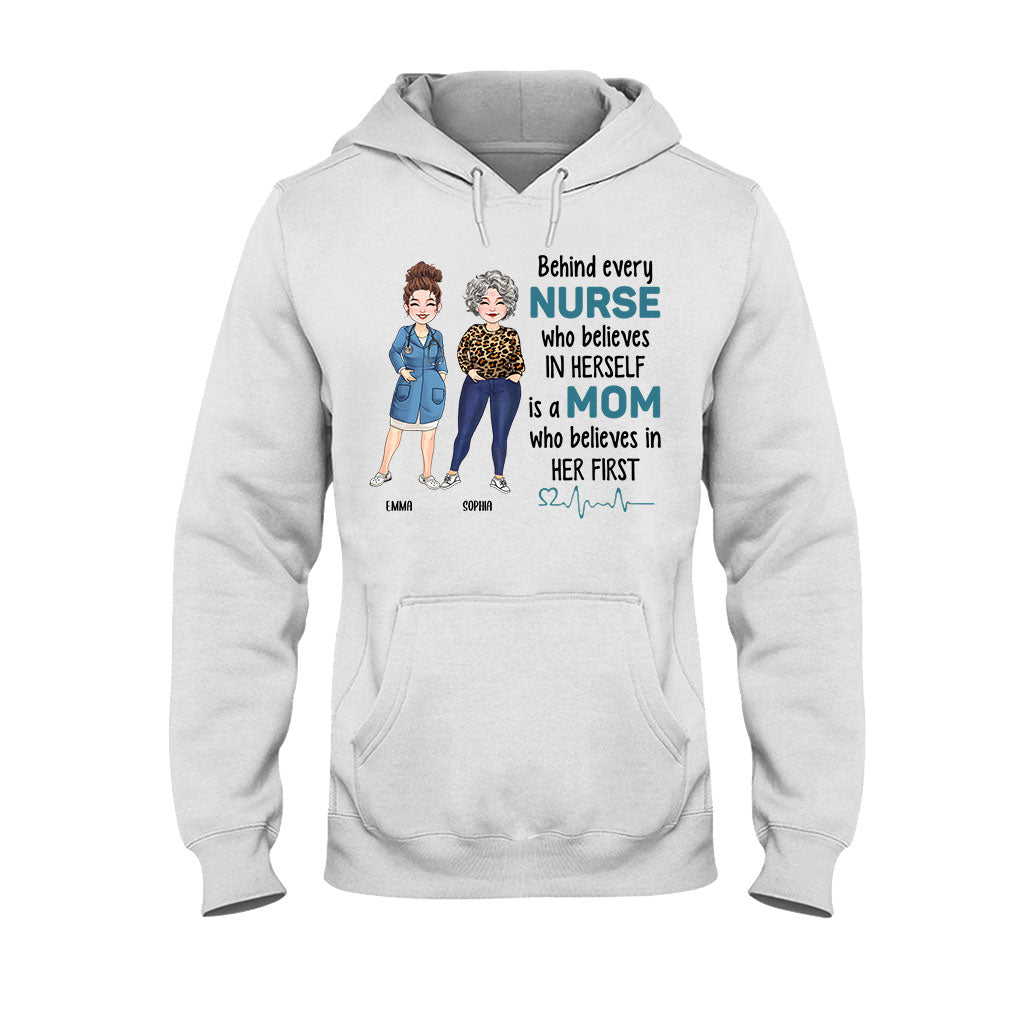 Derrière chaque infirmière qui croit en elle - T-shirt et sweat à capuche personnalisés pour infirmières
