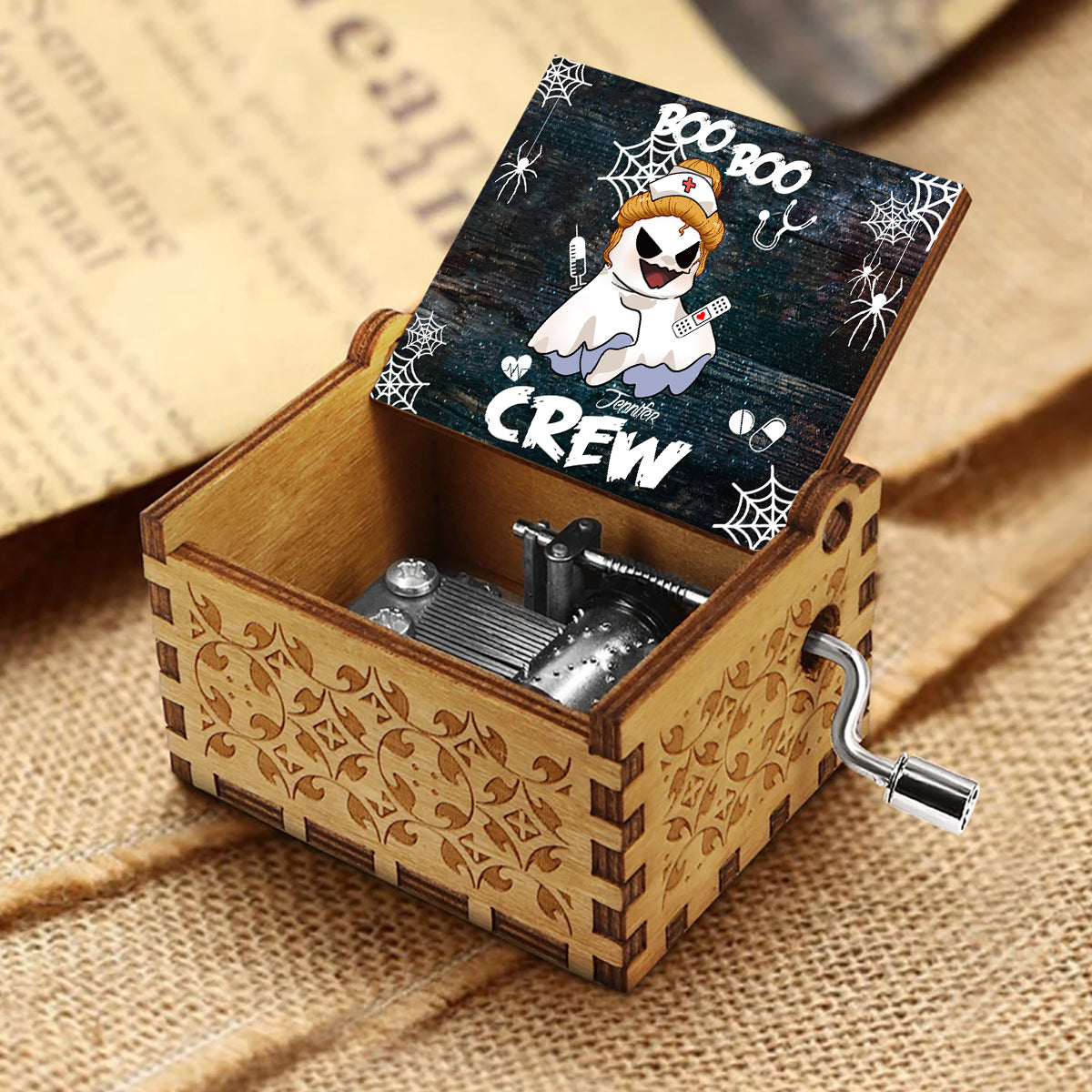 Boîte à musique à manivelle personnalisée Boo Boo Crew - Infirmière