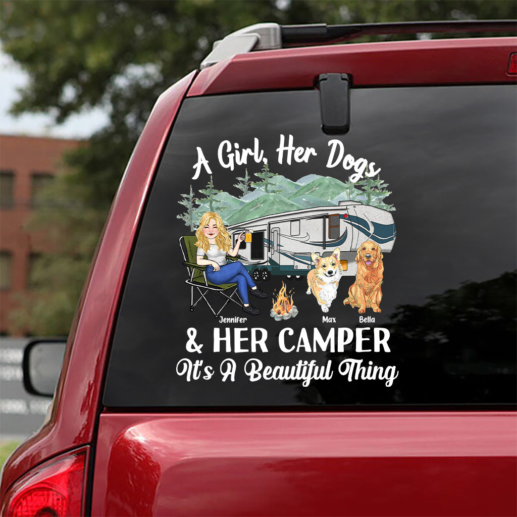 Une fille, son chien et sa caravane - Autocollant de camping personnalisé