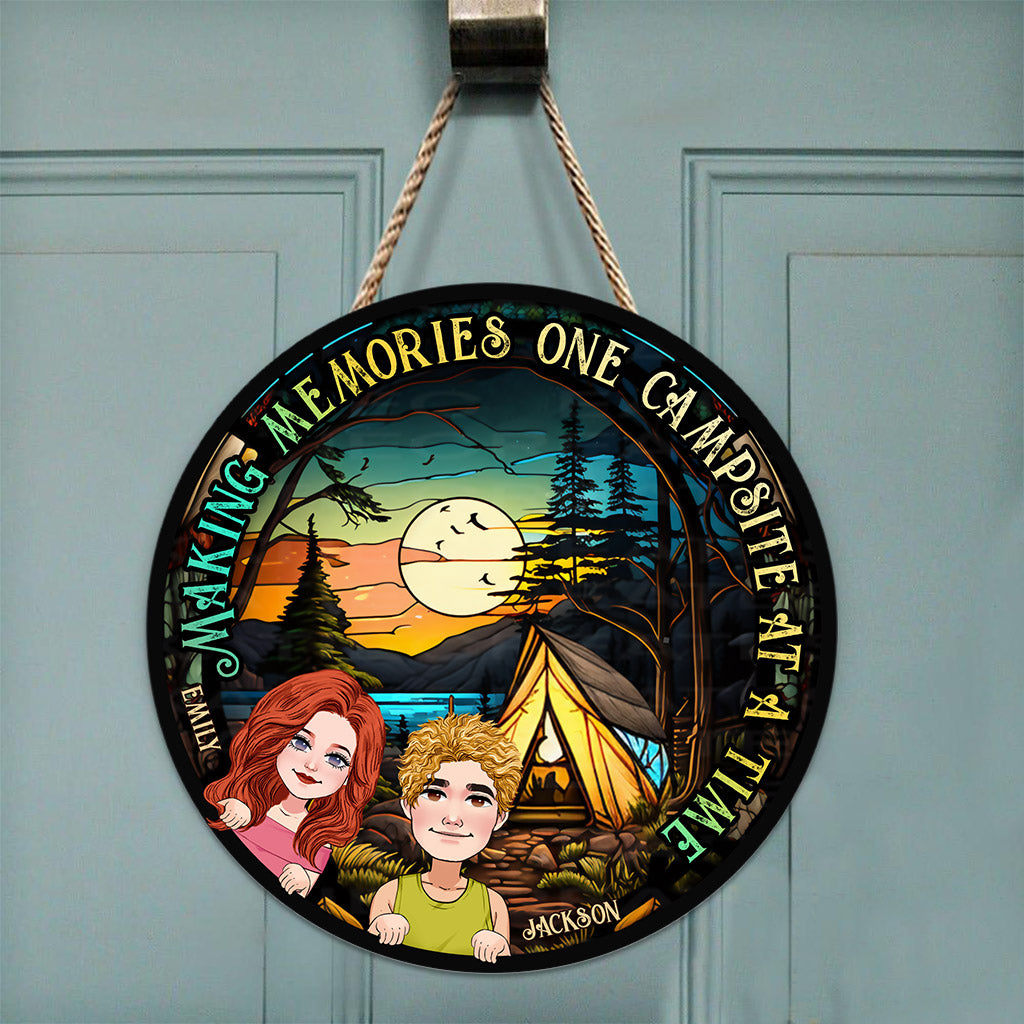 Créer des souvenirs - Panneau rond en bois personnalisé pour le camping